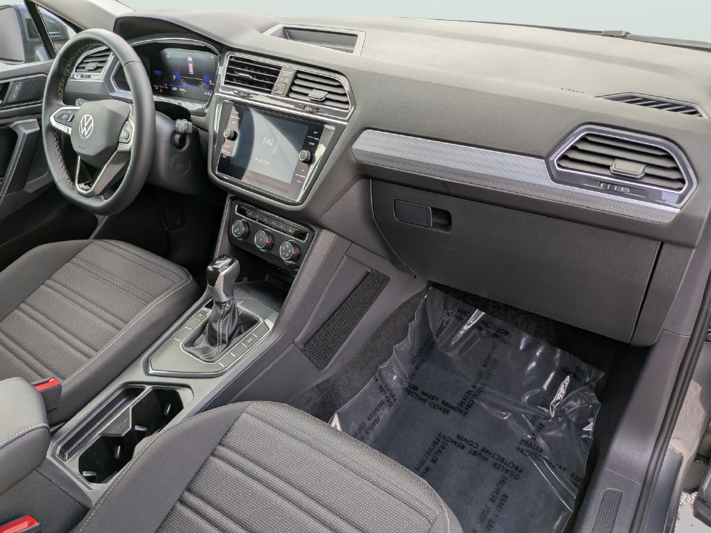 Certified 2024 Volkswagen Tiguan S FWD image 10