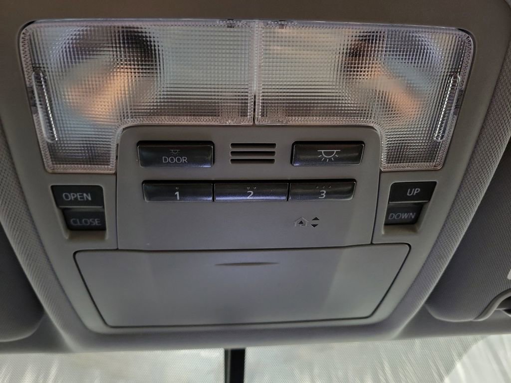 Used 2015 Toyota Highlander XLE image 21