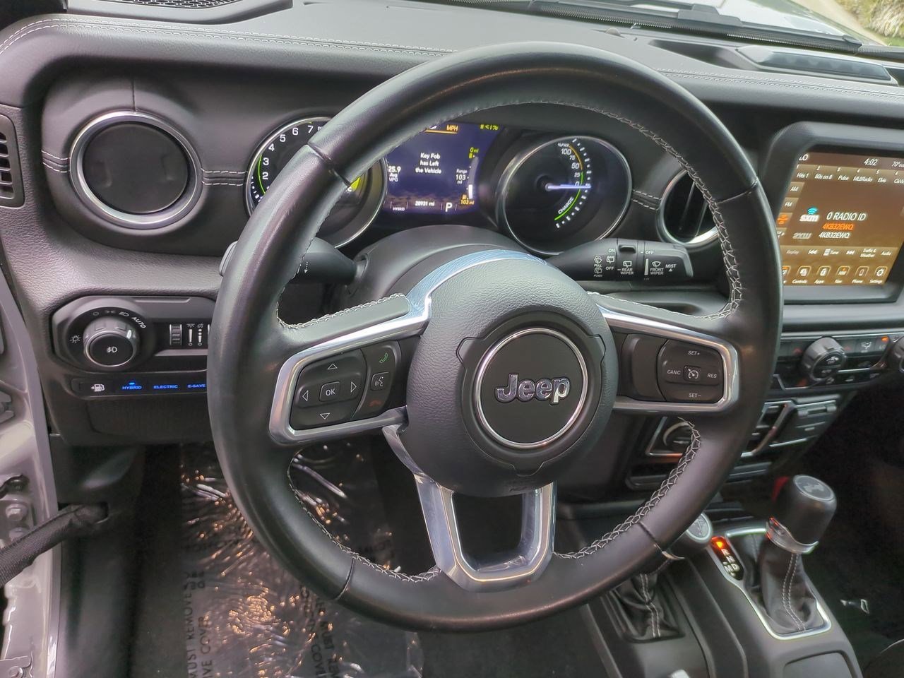 Used 2022 Jeep Wrangler Unlimited Sahara w/ Safety Group image 10