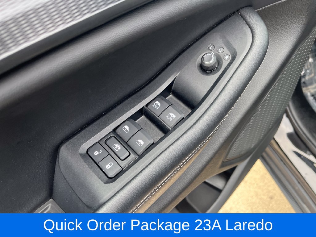 Used 2023 Jeep Grand Cherokee L Laredo w/ Luxury Tech Group I AWD/4WD image 14