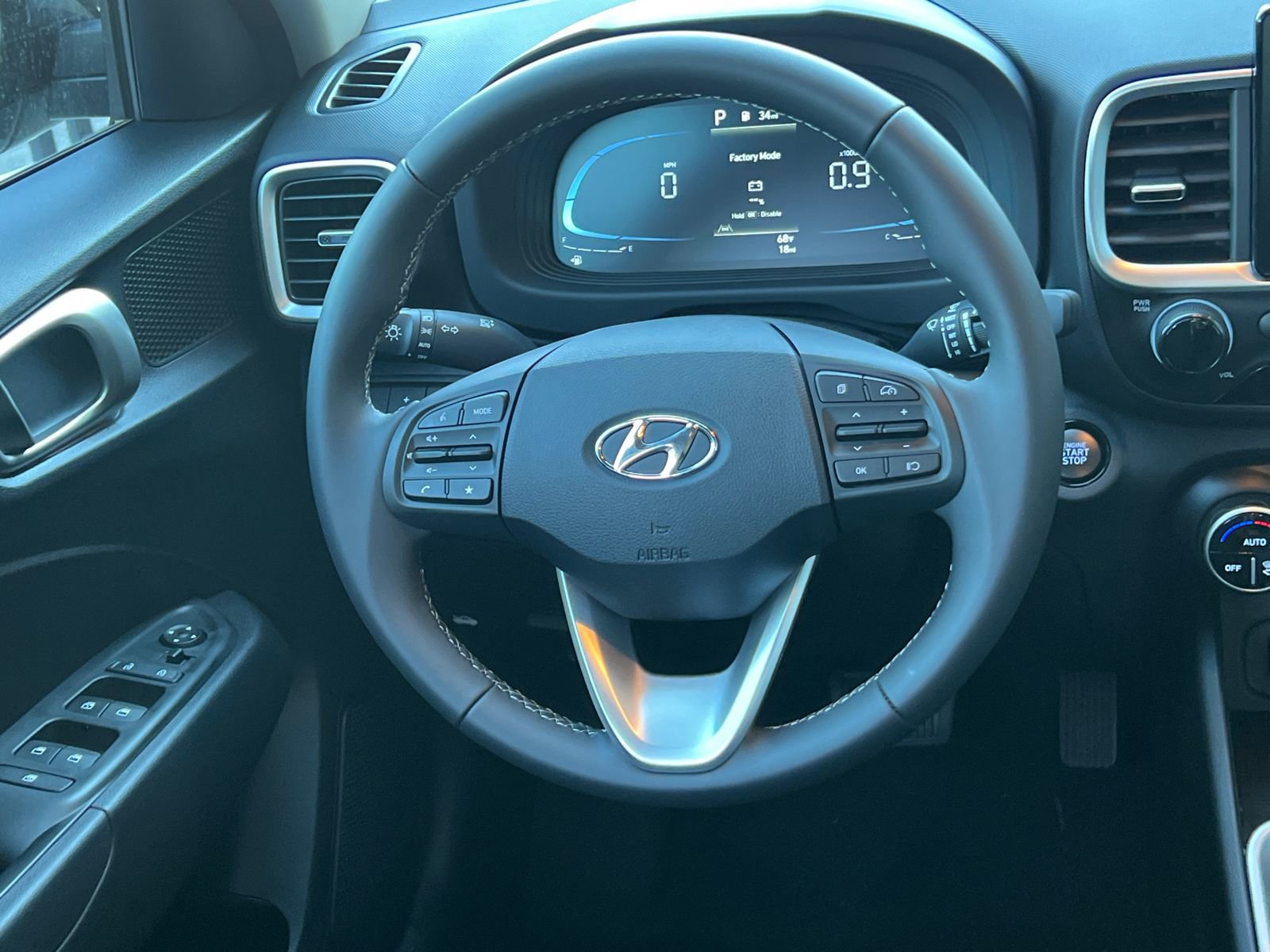 New 2026 Hyundai Venue SEL FWD image 18