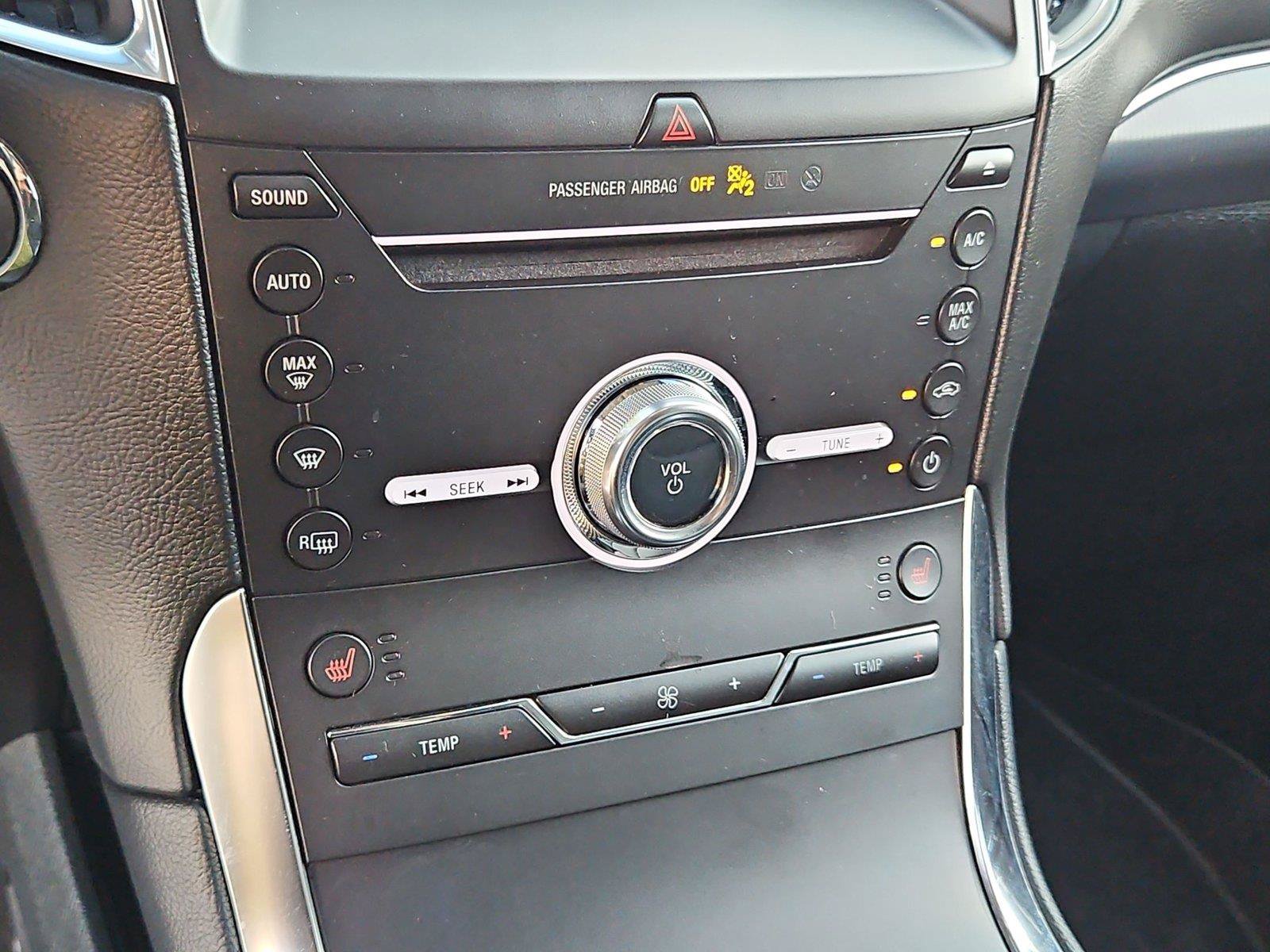 Used 2019 Ford Edge Titanium FWD image 19