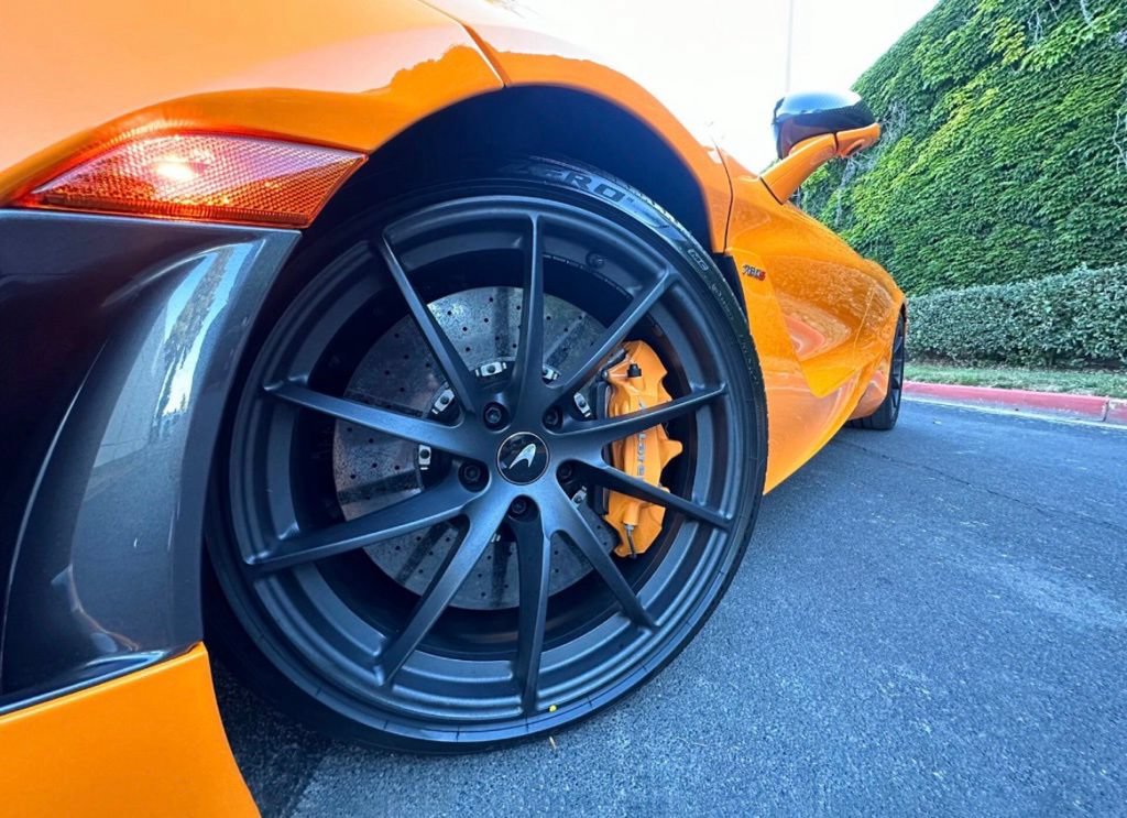 Used 2021 McLaren 720S Performance RWD image 13