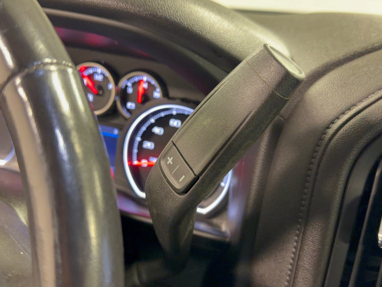 Used 2019 Chevrolet Silverado 1500 RST AWD/4WD image 21