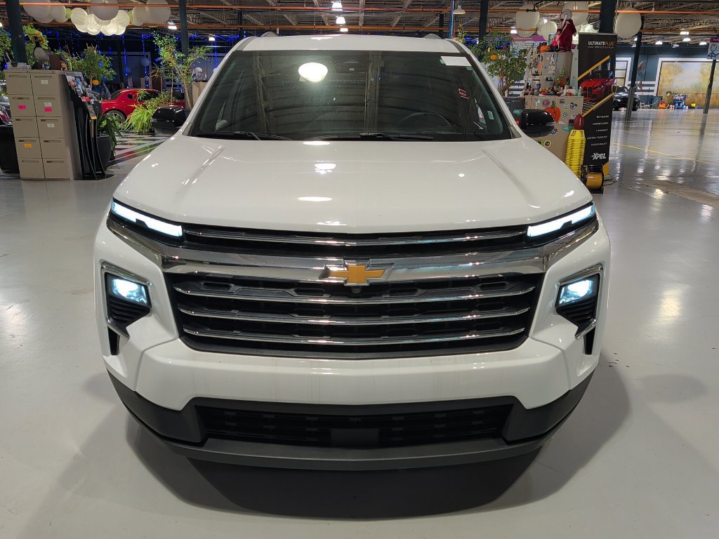 Used 2026 Chevrolet Traverse LT FWD image 5