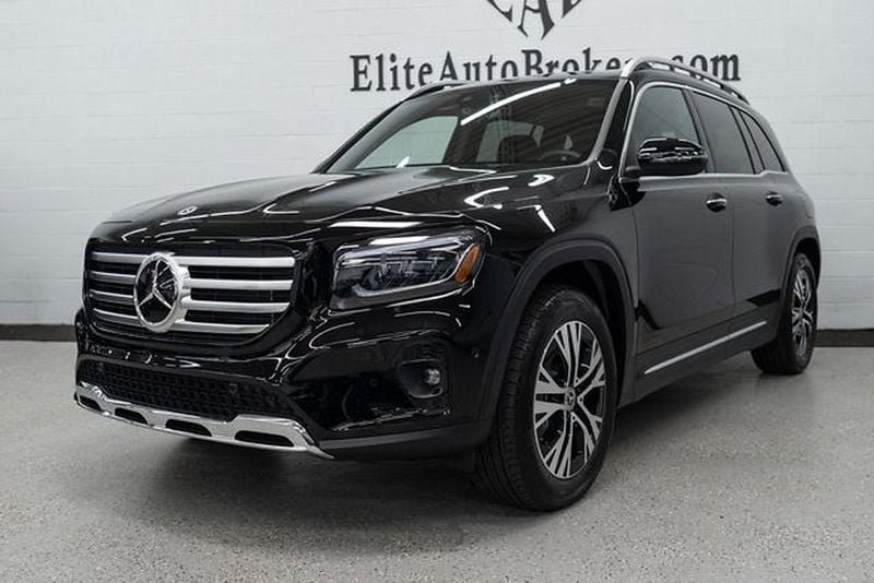 Used 2024 Mercedes-Benz GLB 250 4MATIC w/ Driver Assistance Package image 57
