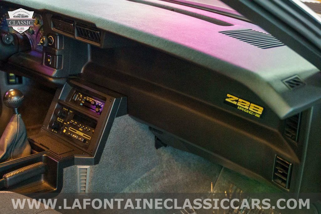 Used 1990 Chevrolet Camaro IROC-Z image 8