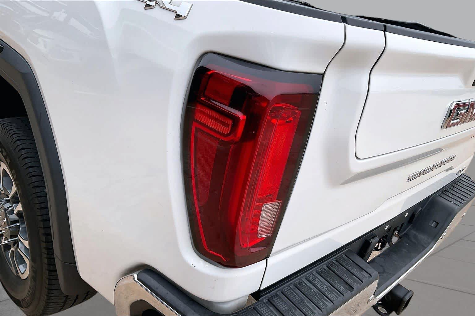 Used 2021 GMC Sierra 2500 SLT w/ SLT Premium Package AWD/4WD image 27