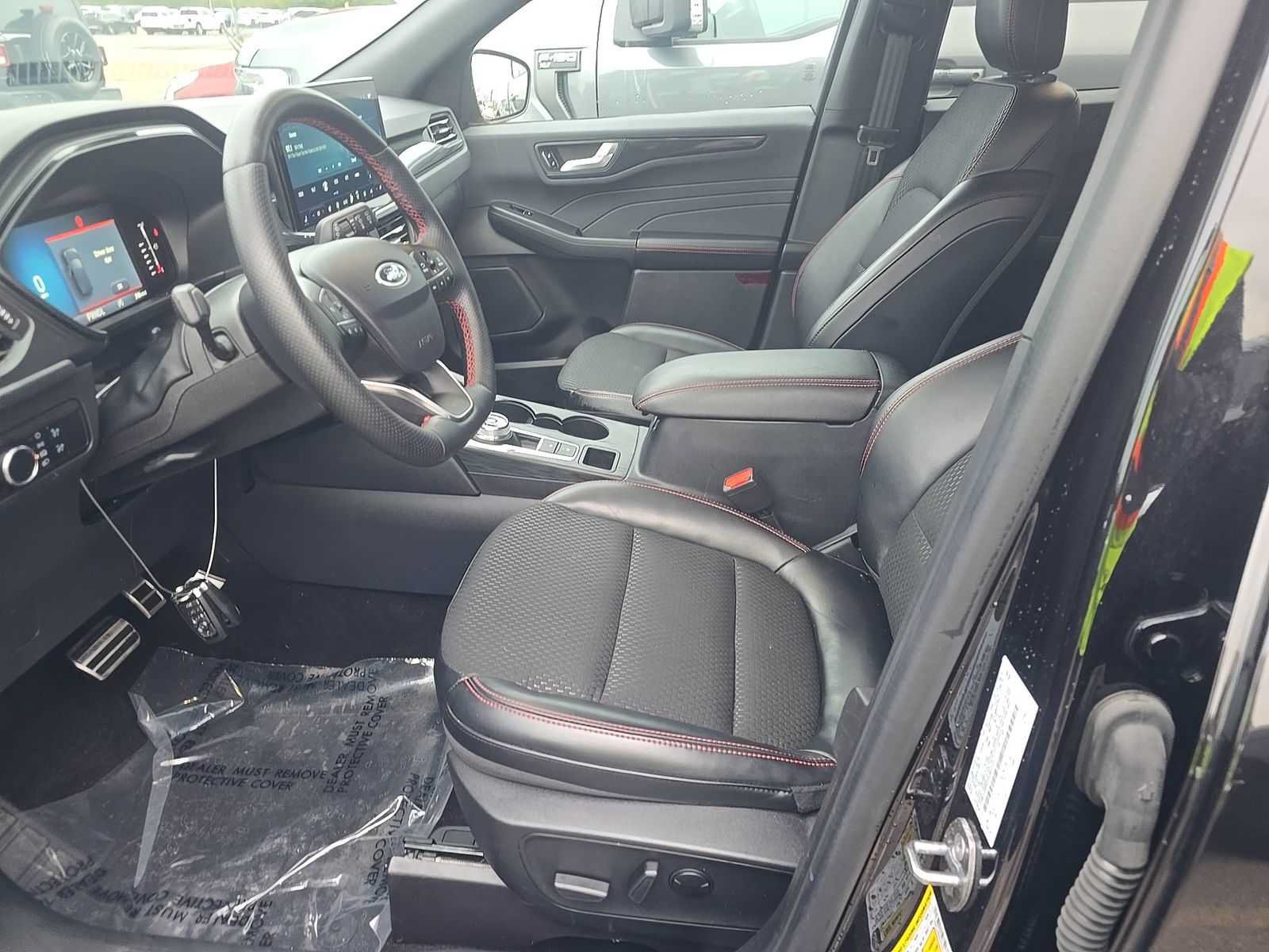 Used 2024 Ford Escape ST-Line w/ Tech Pack #1 AWD/4WD image 11