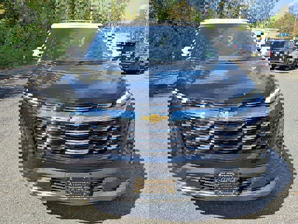 Used 2026 Chevrolet Equinox LT image 2