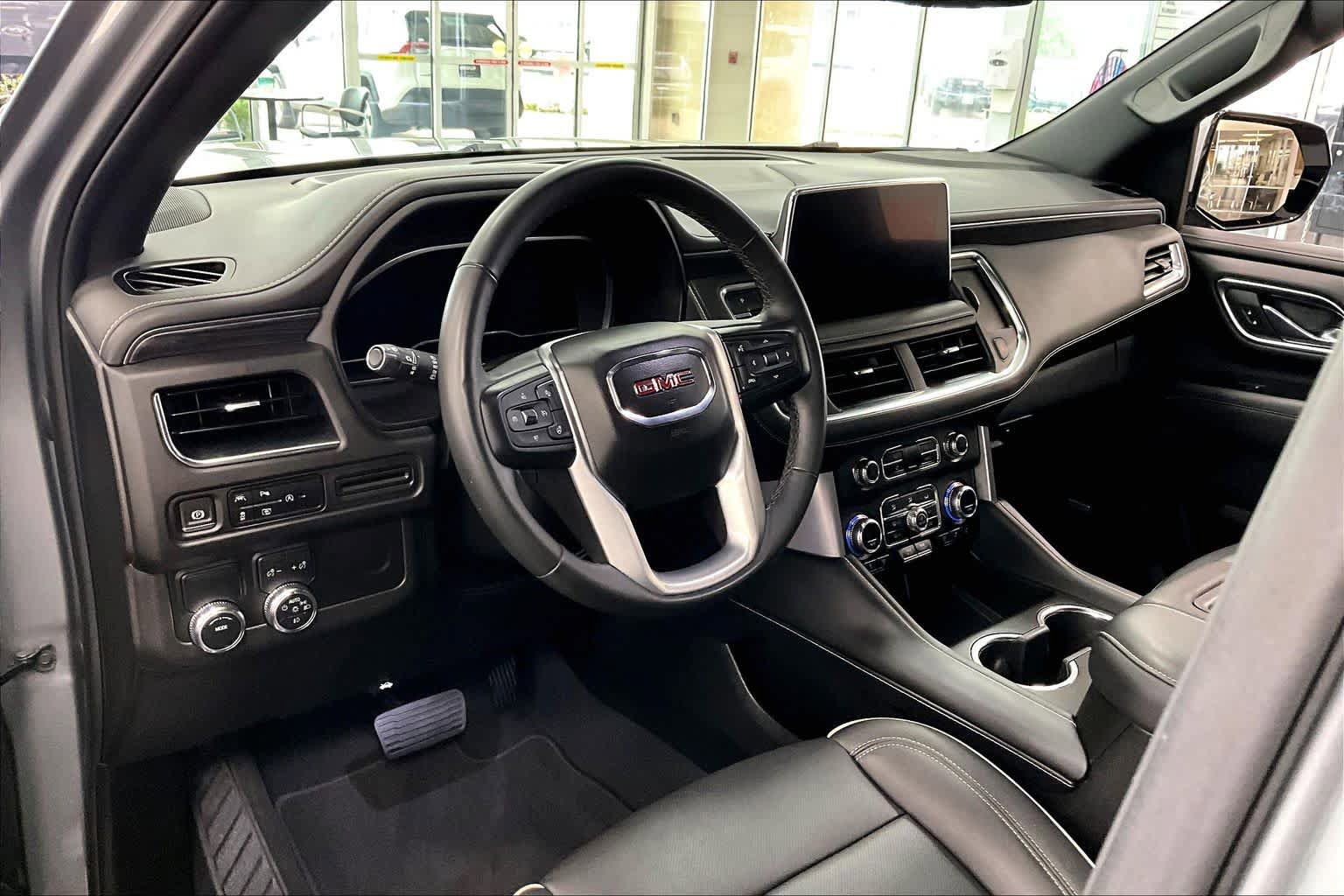 Used 2023 GMC Yukon SLT w/ SLT Premium Package RWD image 18