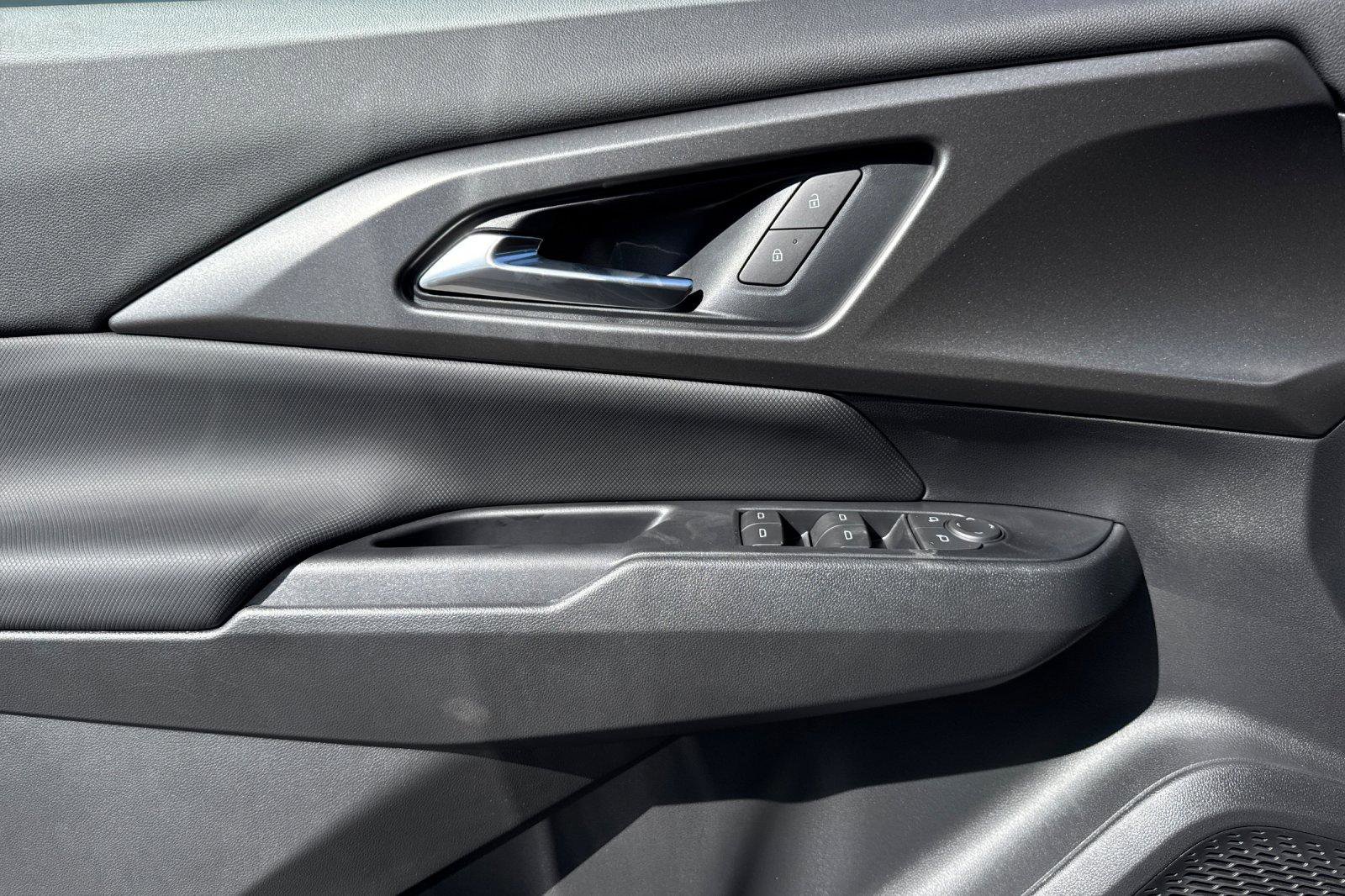New 2026 Chevrolet Equinox EV LT image 13