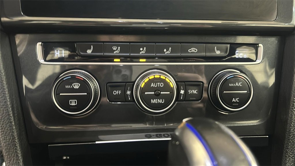 Used 2019 Volkswagen e-Golf SE w/ Driver Assistance Package image 23