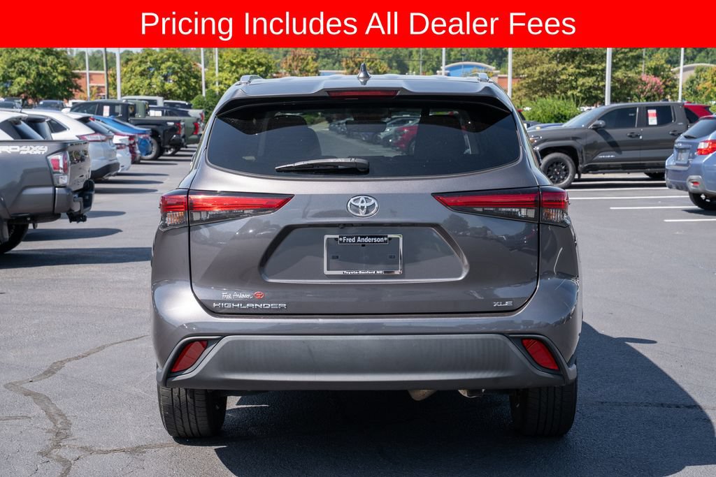Used 2021 Toyota Highlander XLE FWD image 4