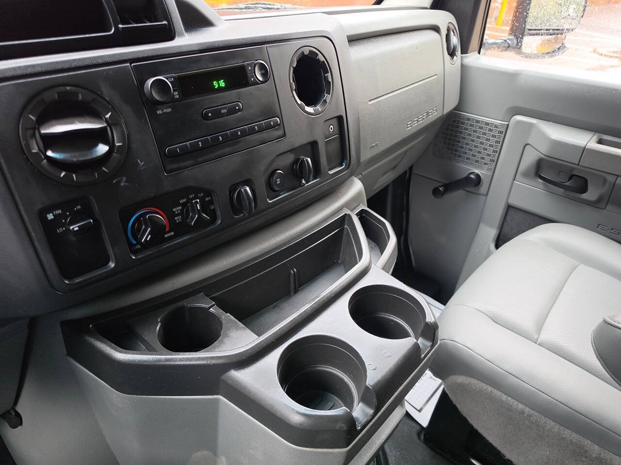 Used 2014 Ford E-350 and Econoline 350 Super Duty RWD image 21