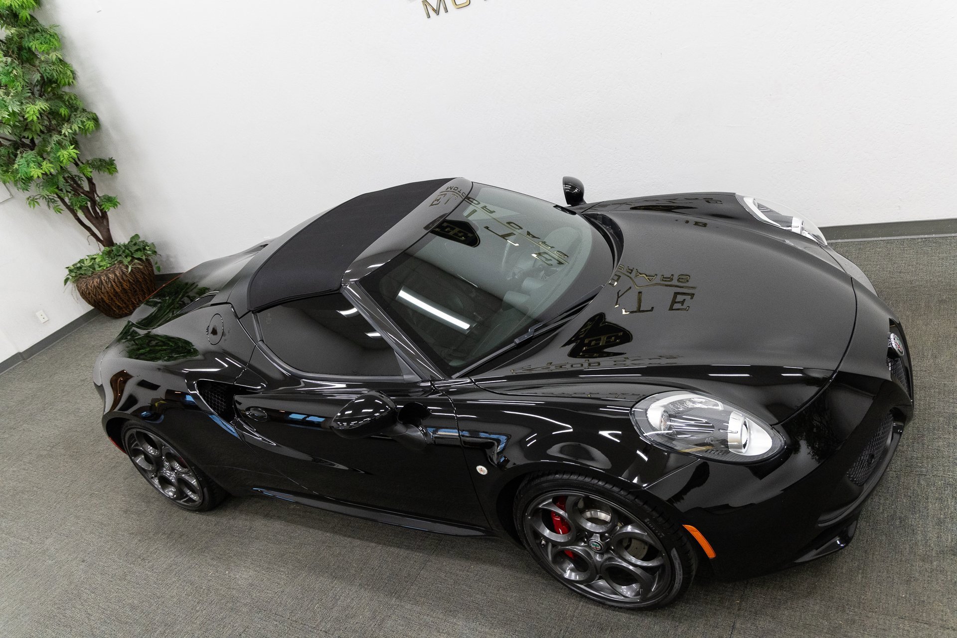 Used 2018 Alfa Romeo 4C Spider w/ Convenience Group - Spider image 23