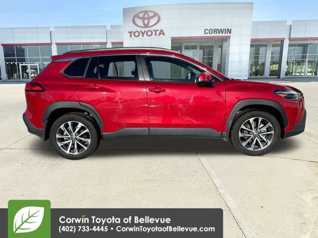 Certified 2022 Toyota Corolla Cross XLE image 9