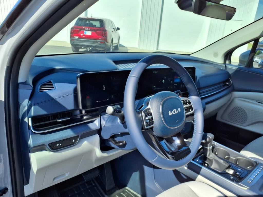 New 2026 Kia Carnival EX image 15
