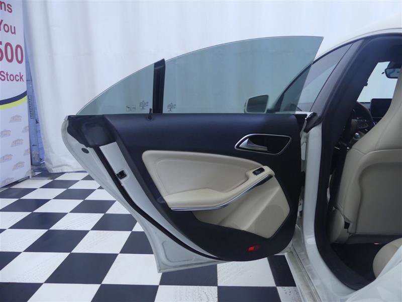 Used 2016 Mercedes-Benz CLA 250 4MATIC image 27