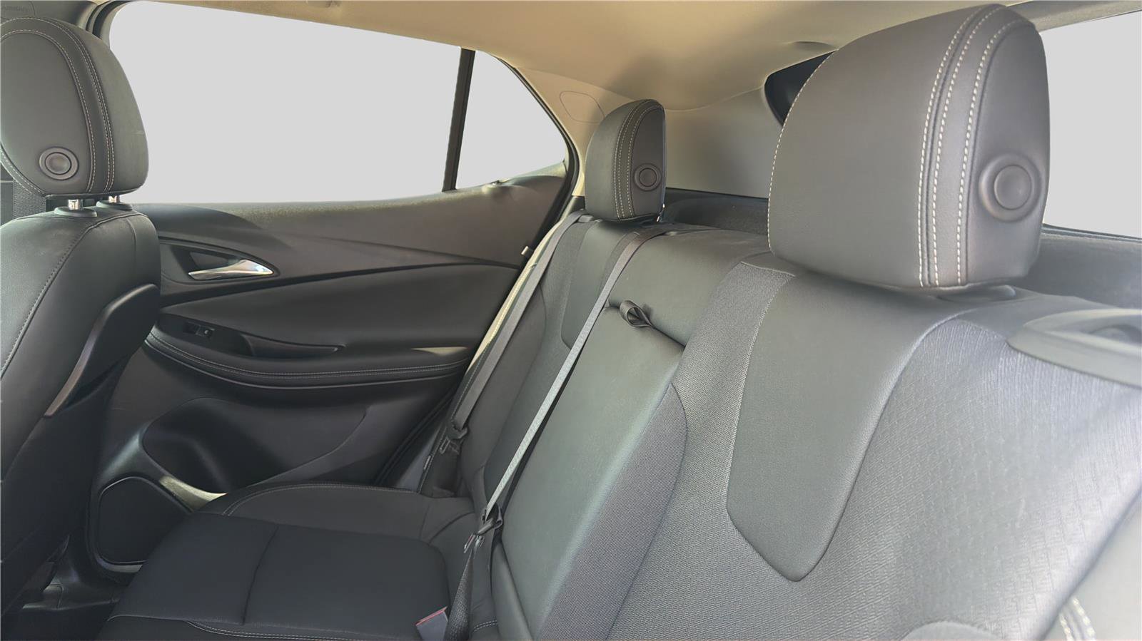 Used 2023 Buick Encore GX Select AWD/4WD image 17