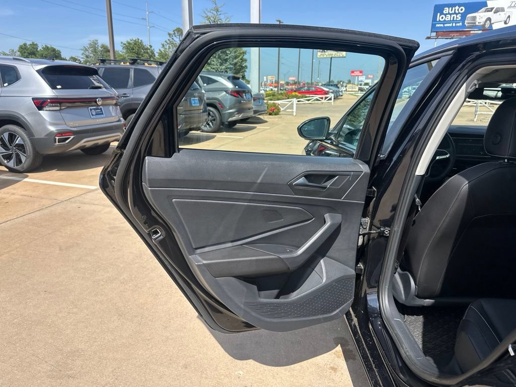 Used 2024 Volkswagen Jetta SE w/ Panoramic Sunroof Package FWD image 12