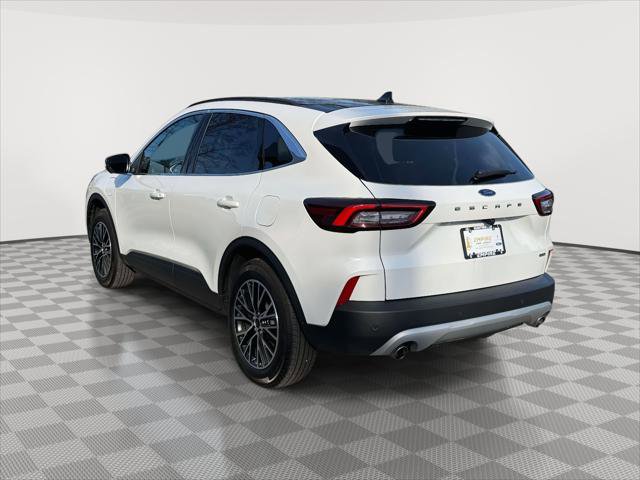 Used 2025 Ford Escape PHEV w/ PHEV Premium Package image 5