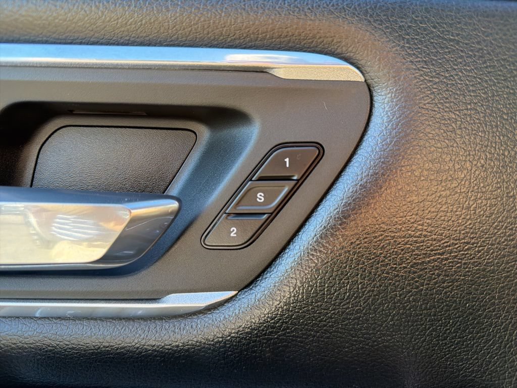 Used 2019 RAM 1500 Laramie AWD/4WD image 34