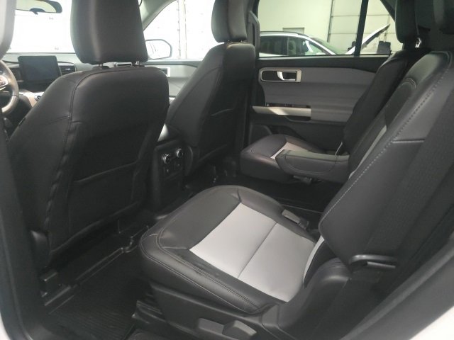 Used 2023 Ford Explorer XLT w/ Equipment Group 202A image 16