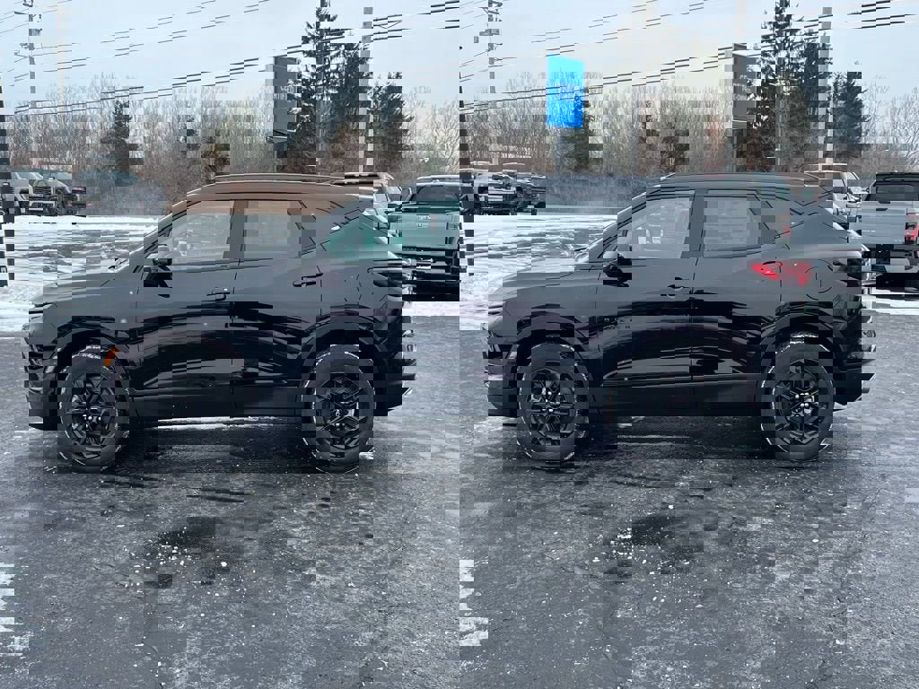 New 2025 Chevrolet Blazer LT w/ Midnight/Sport Edition image 4