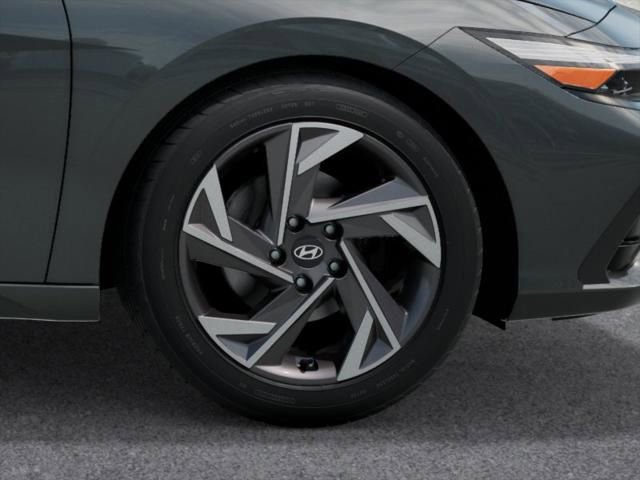 Used 2025 Hyundai Elantra SEL image 10