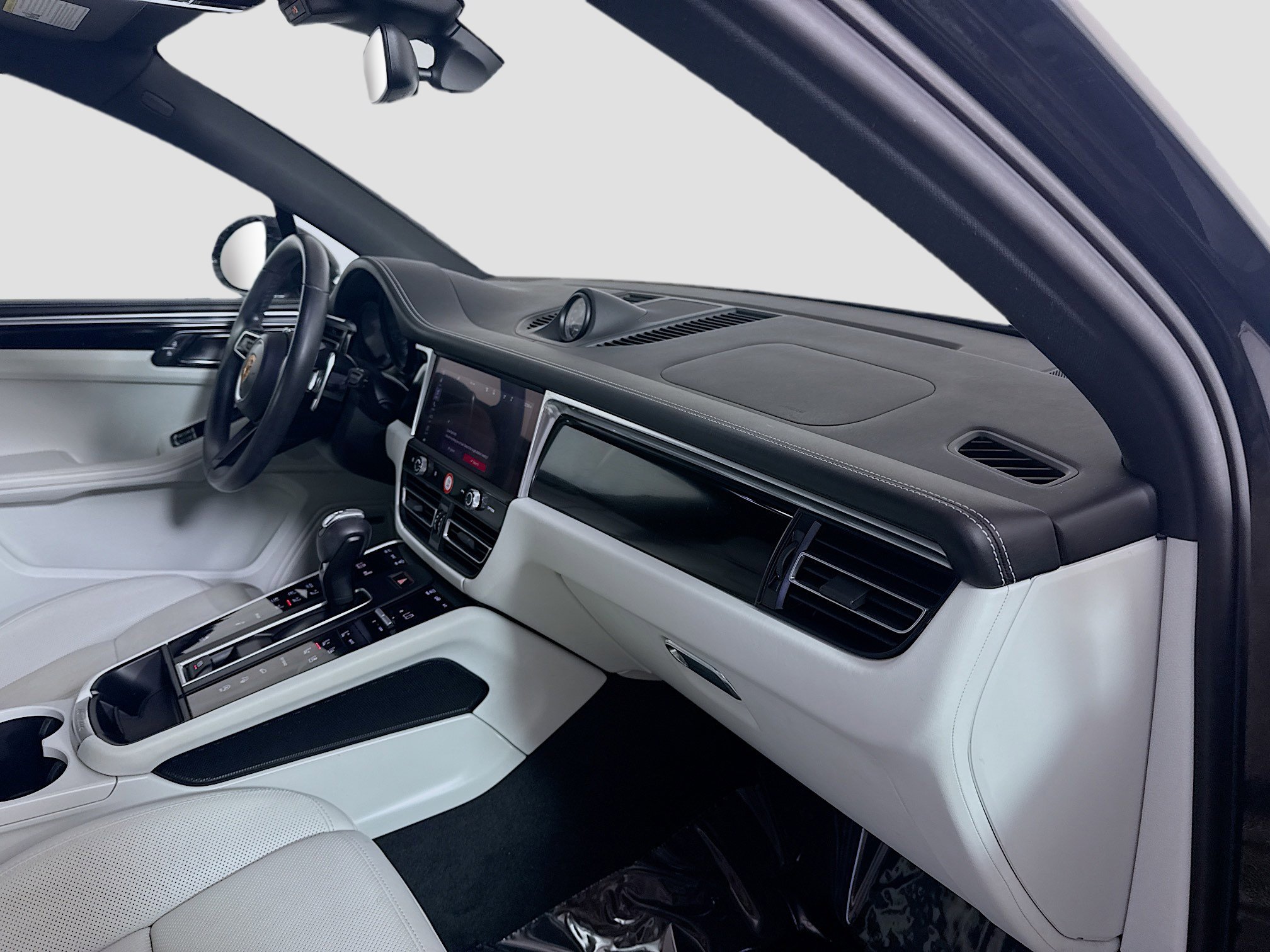 Used 2023 Porsche Macan S image 29