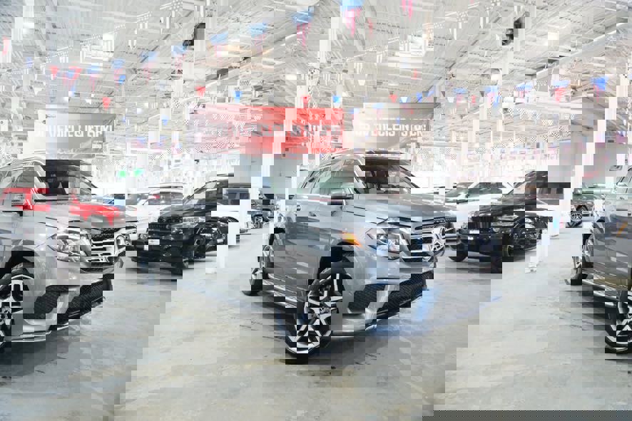 Used 2018 Mercedes-Benz GLS 550 4MATIC image 2