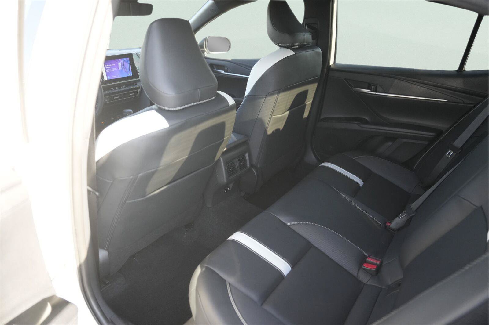 Used 2025 Toyota Camry SE w/ Convenience Package FWD image 11