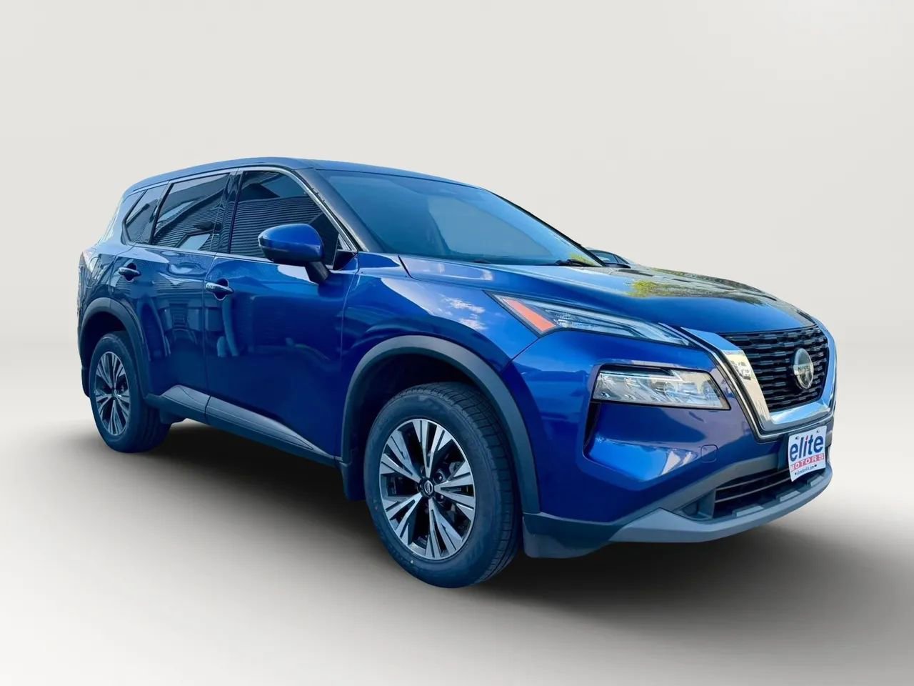 Used 2021 Nissan Rogue SV FWD image 1