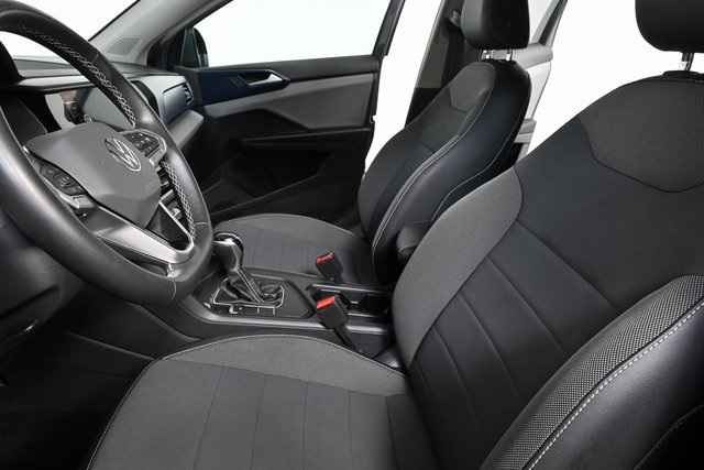 Used 2022 Volkswagen Taos SE image 5