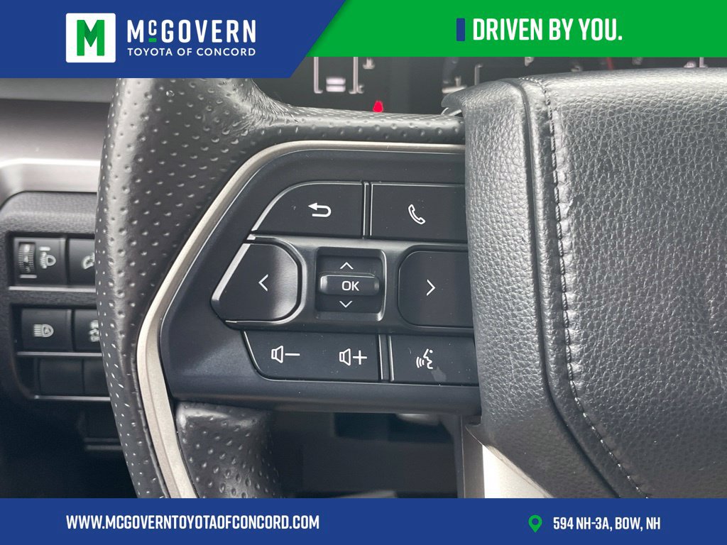 Used 2025 Toyota 4Runner SR5 AWD/4WD image 28