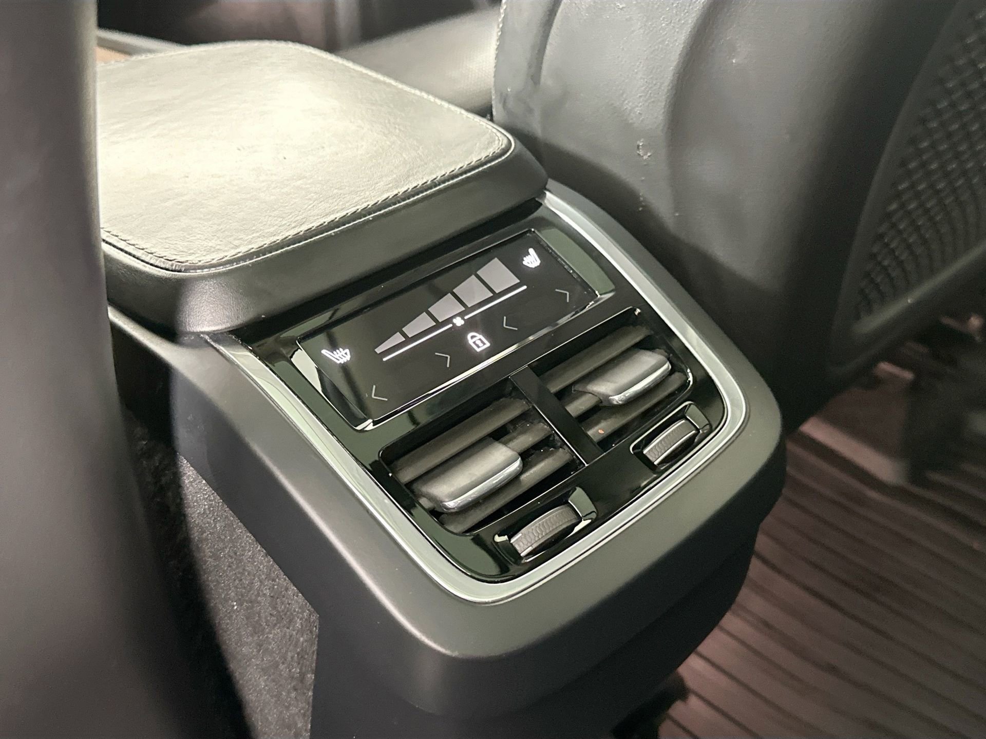 Used 2019 Volvo XC90 T6 Inscription w/ Advanced Package image 26