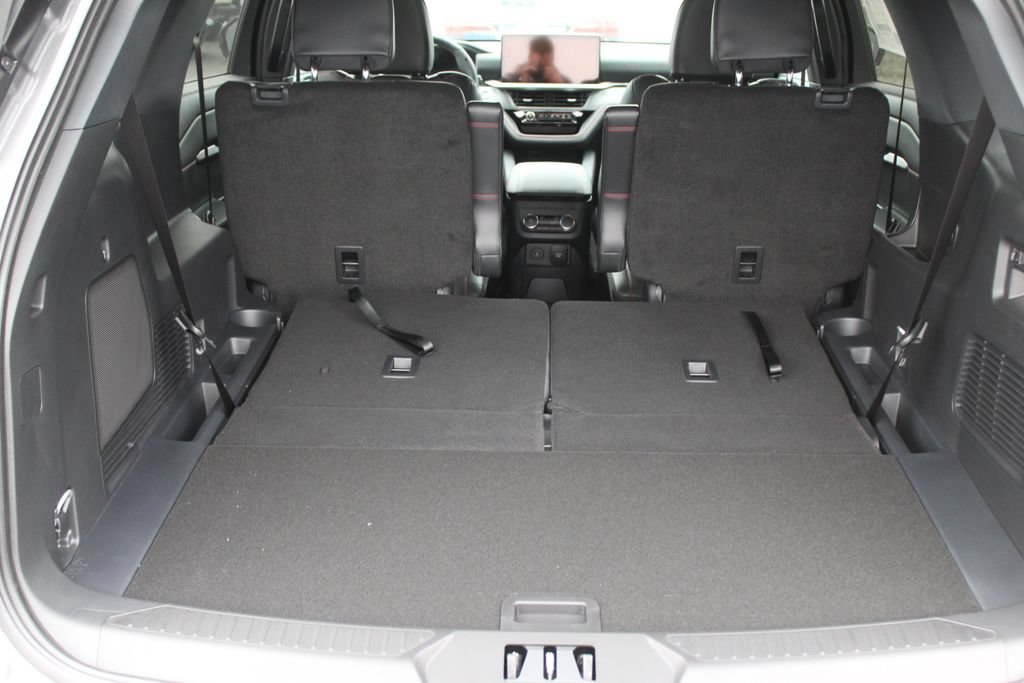New 2026 Ford Explorer ST-Line w/ ST-Line Street Pack AWD/4WD image 15