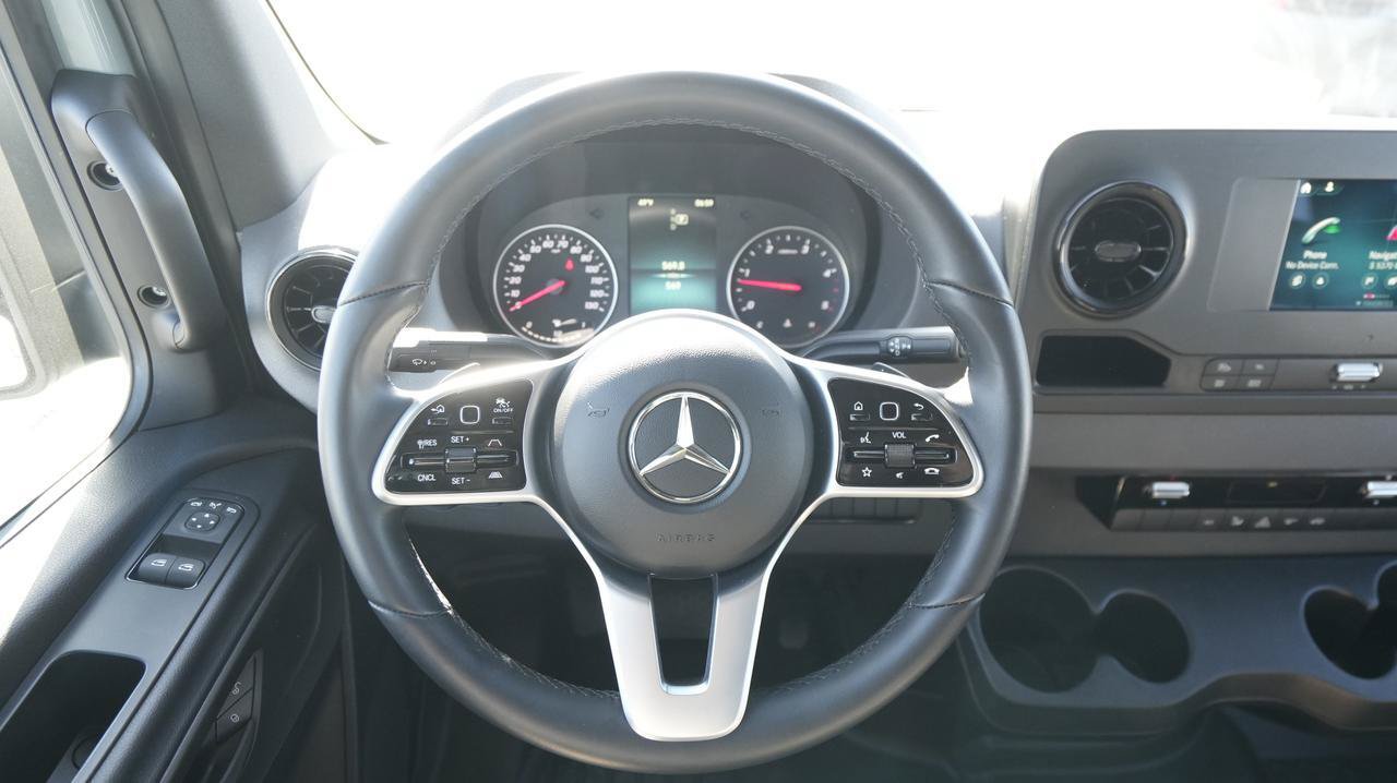 Used 2022 Mercedes-Benz Sprinter 2500 image 24