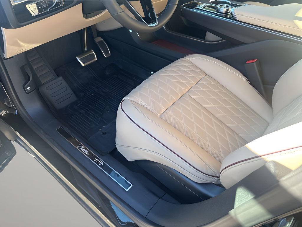 New 2026 Cadillac Lyriq Signature Luxury image 28