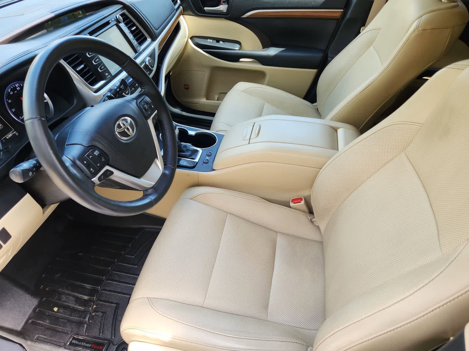 Used 2017 Toyota Highlander Limited FWD image 11
