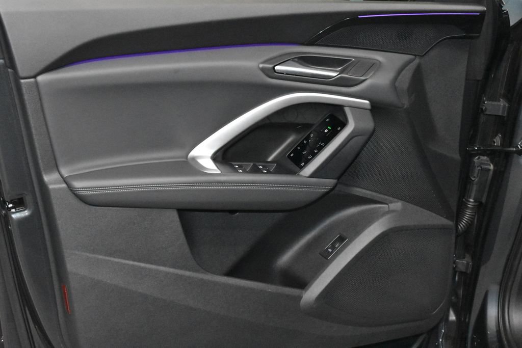 Certified 2025 Audi Q5 2.0T Premium w/ Convenience Package image 4