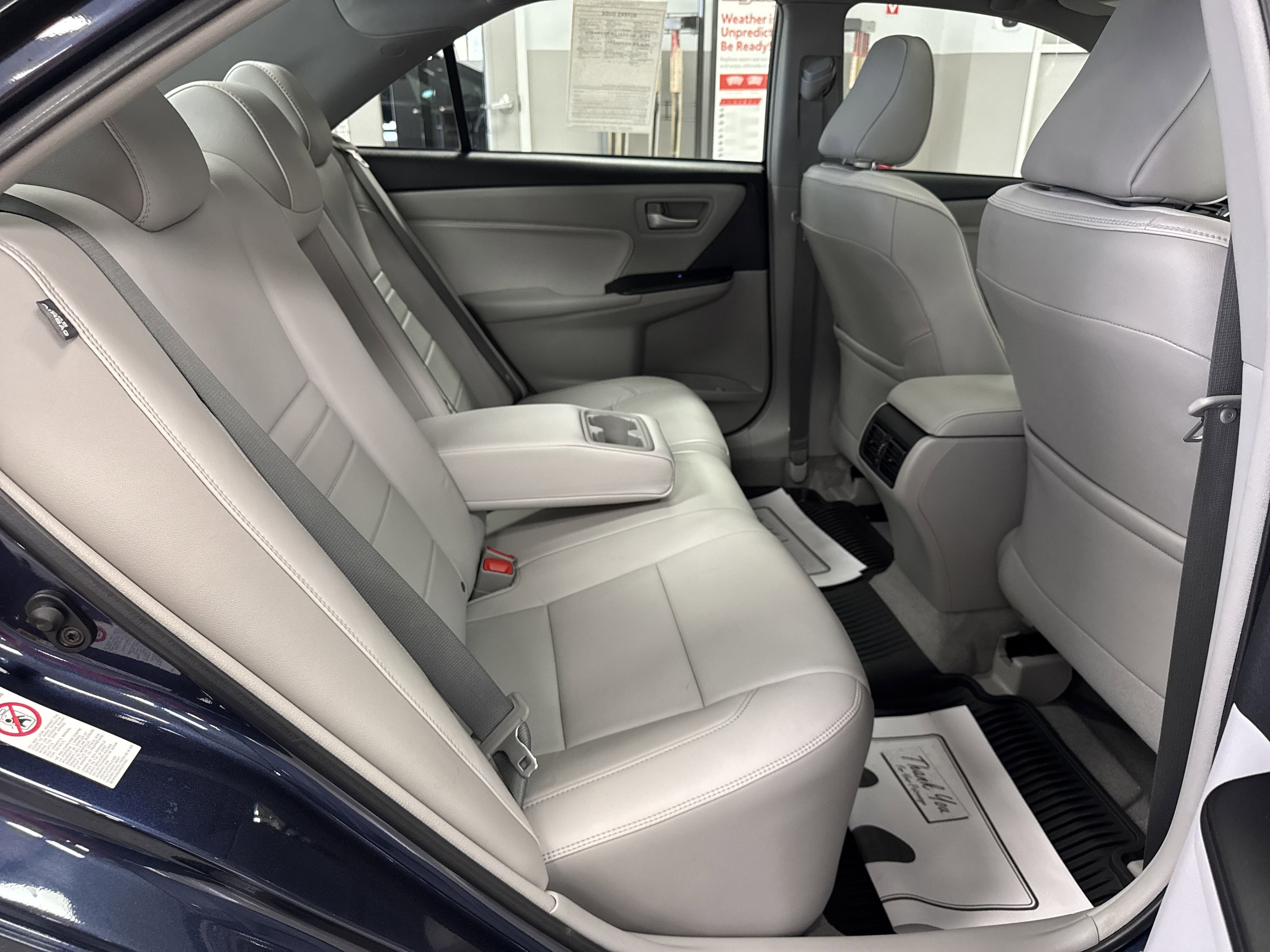 Used 2017 Toyota Camry XLE image 32