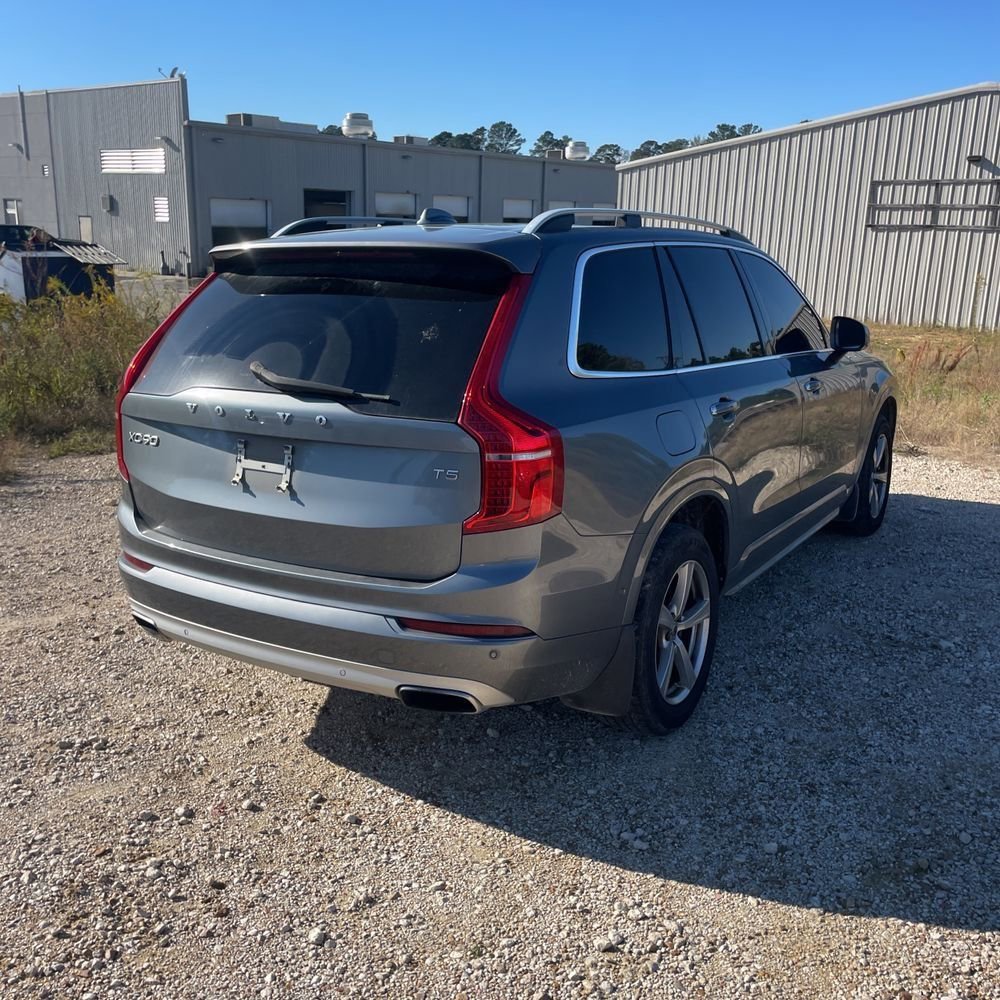 Used 2017 Volvo XC90 T5 Momentum w/ Vision Package image 5