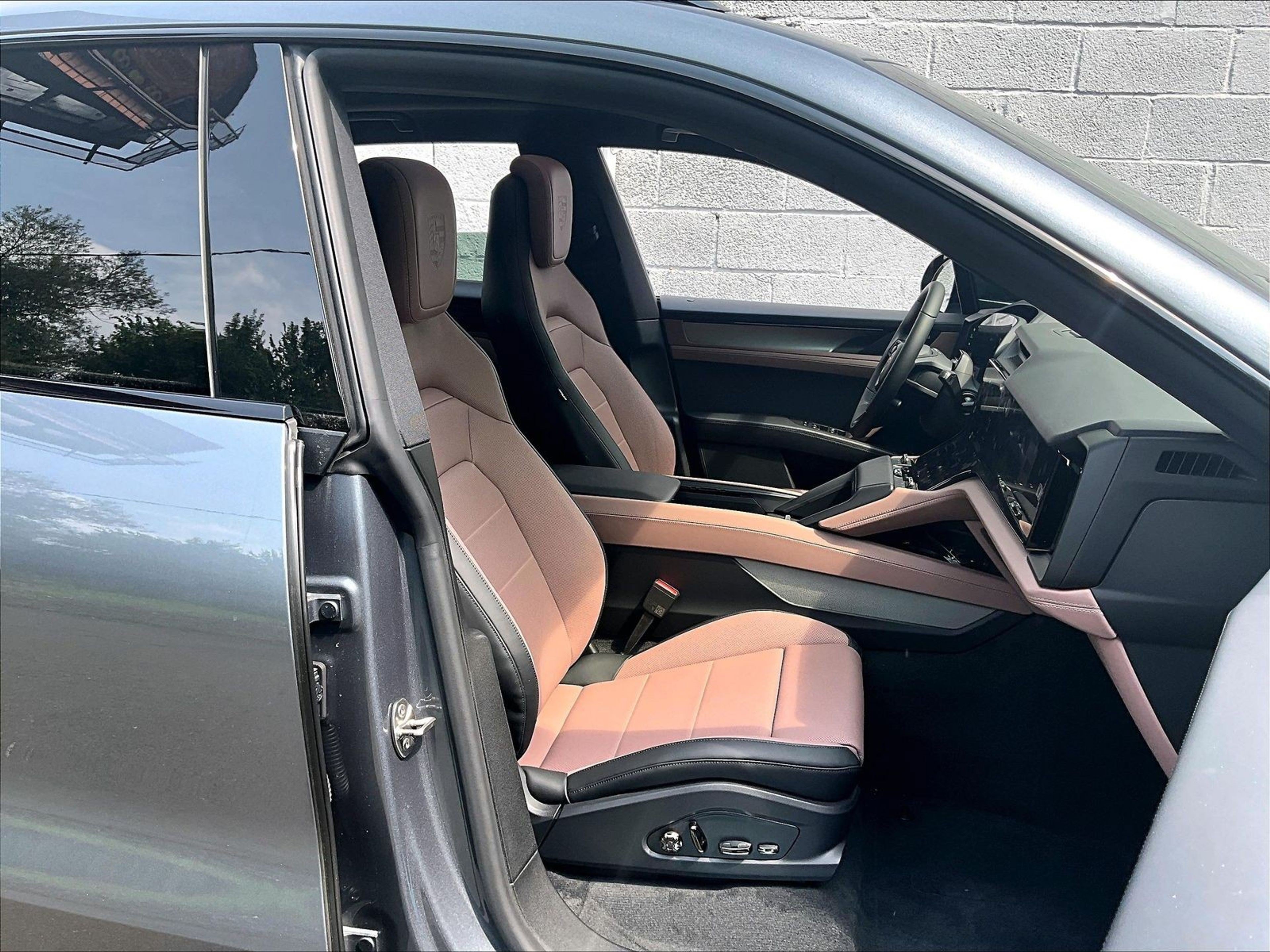 New 2026 Porsche Cayenne Electric AWD/4WD image 10
