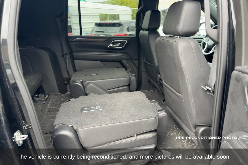 Used 2023 Chevrolet Suburban Z71 w/ Luxury Package AWD/4WD image 13
