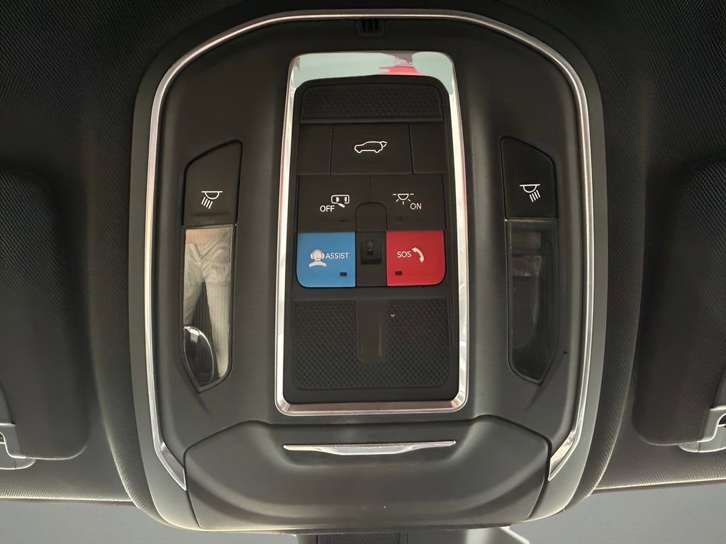 Certified 2022 Jeep Grand Cherokee L Laredo image 31