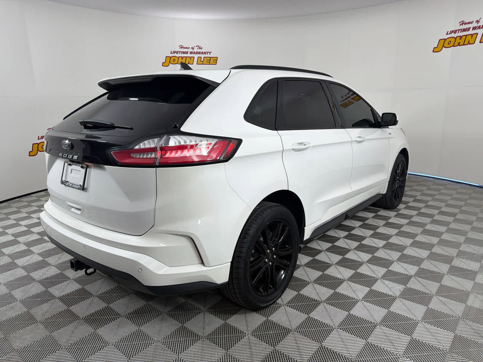 Used 2022 Ford Edge ST-Line w/ Class II Trailer Tow Package image 6