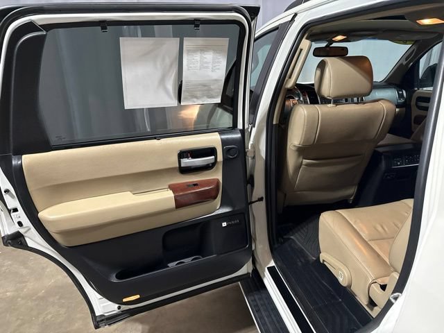 Used 2015 Toyota Sequoia Platinum AWD/4WD image 19