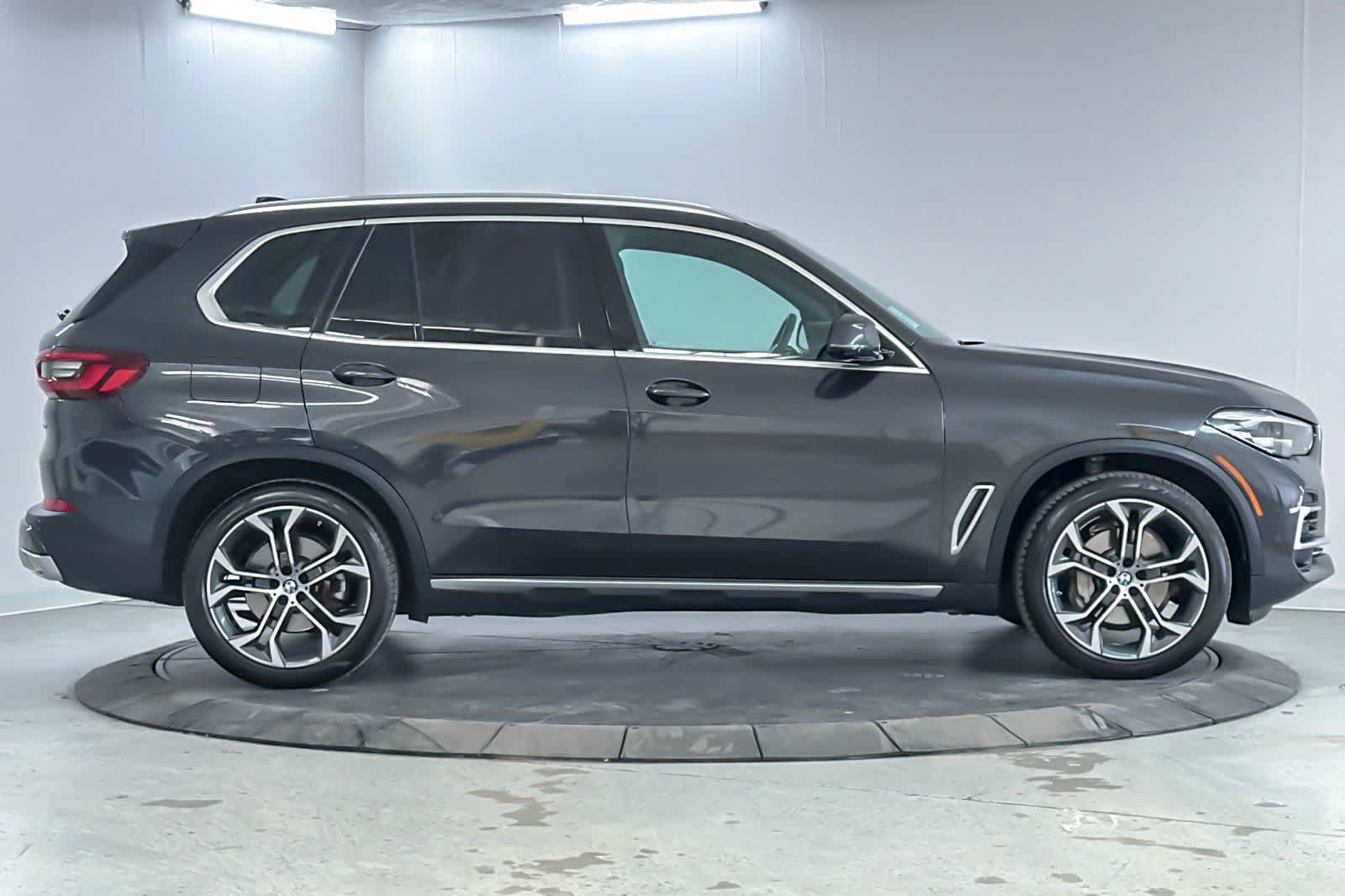 Used 2023 BMW X5 xDrive40i w/ Premium Package AWD/4WD image 8